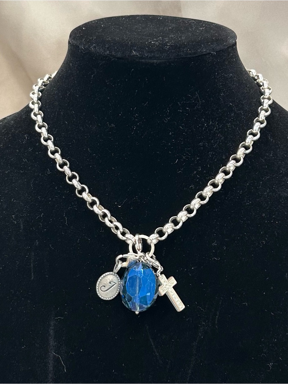 Origami Owl Silver Tone Chain Pendant Necklace with Blue Crystal Charm